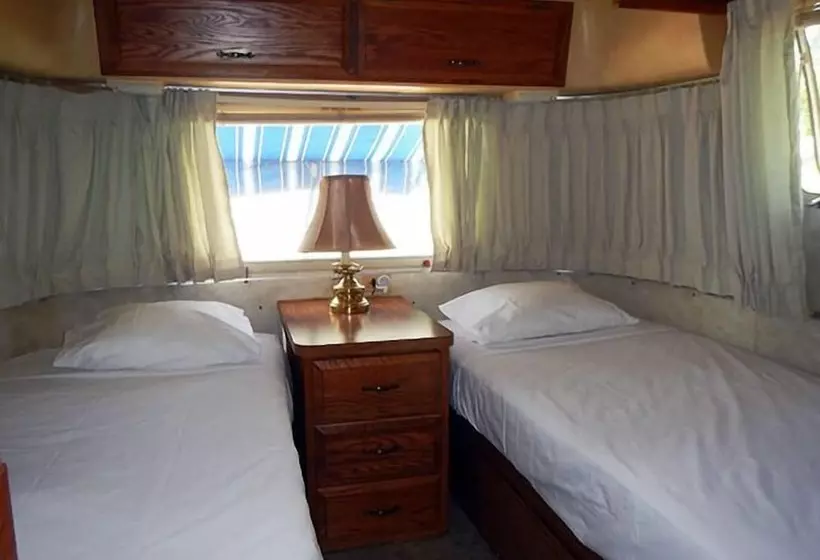 هتل Airstream Paradise