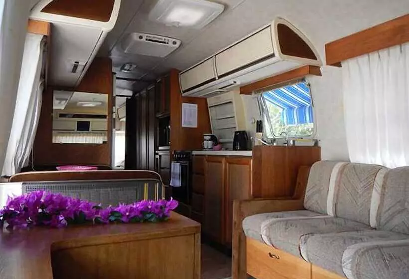هتل Airstream Paradise