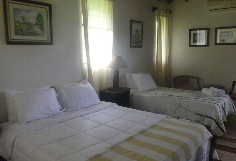 هتل Kakao Lodge & Garden Río Celeste