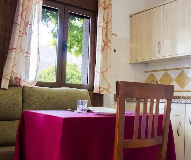 Hotelli Camping Orgiva