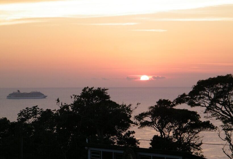 هتل El Faro Apartment