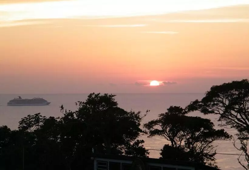 هتل El Faro Apartment