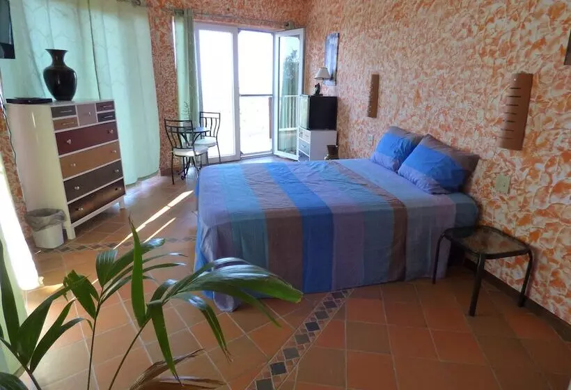 هتل El Faro Apartment