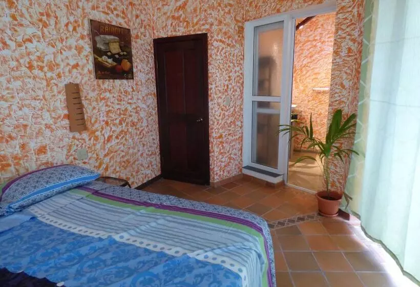 هتل El Faro Apartment