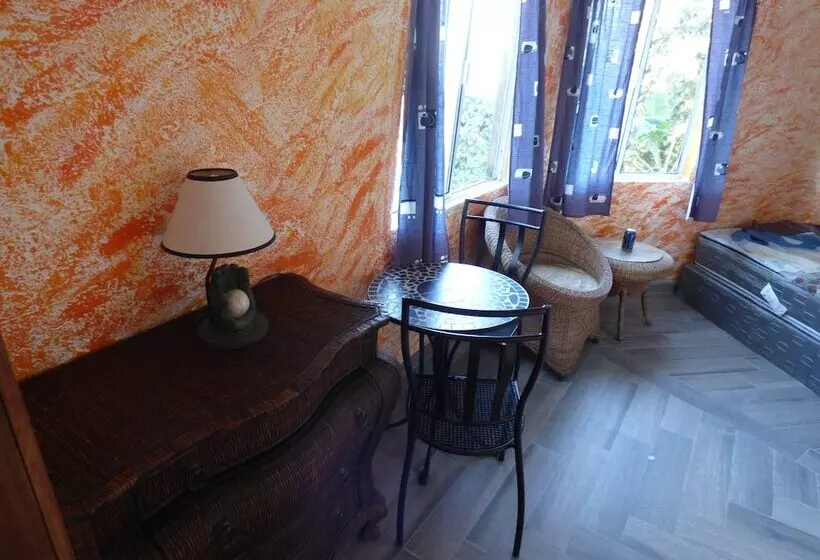 هتل El Faro Apartment