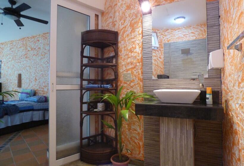 هتل El Faro Apartment