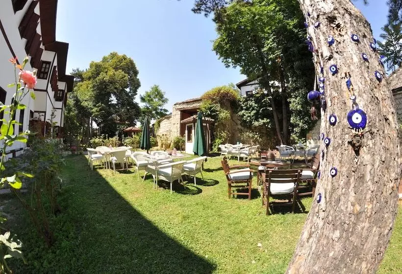 Hotelli Havuzlu Asmazlar Konagi