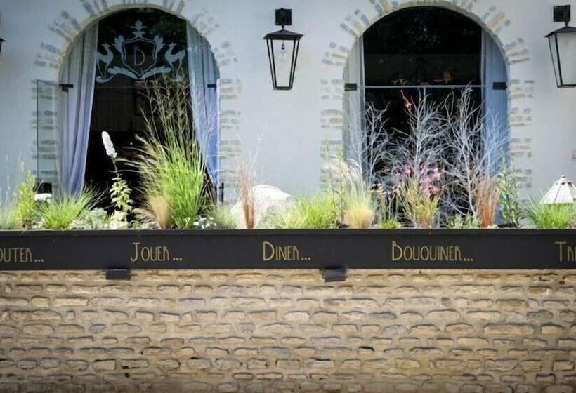 Отель Hôtel Les Biches