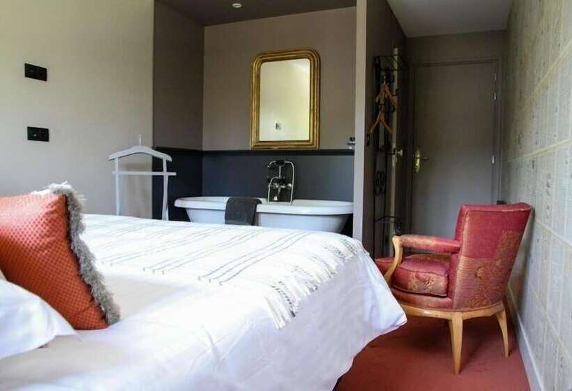 Отель Hôtel Les Biches