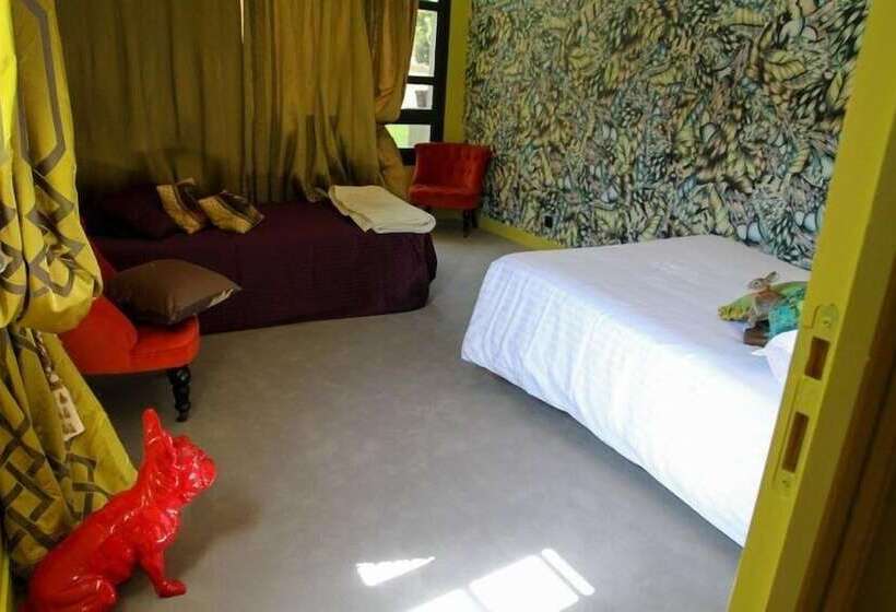 Отель Hôtel Les Biches