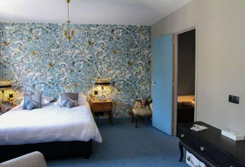 Отель Hôtel Les Biches