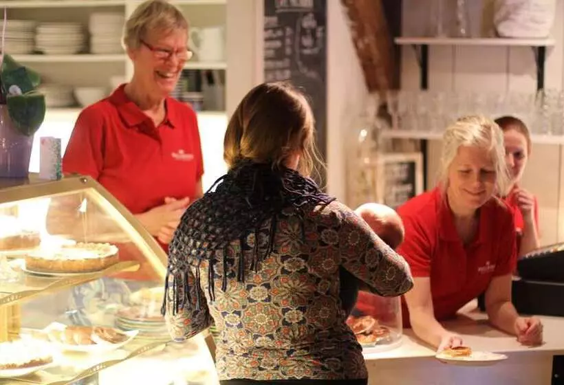 ペンション Mallboden Café & Vandrarhem