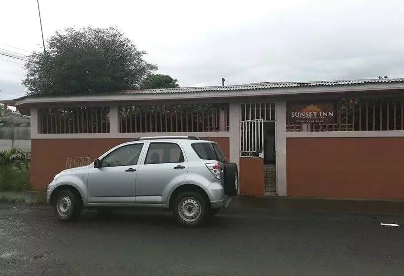پانسیون Sunset Inn Valle Del Volcan