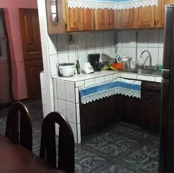 پانسیون Sunset Inn Valle Del Volcan