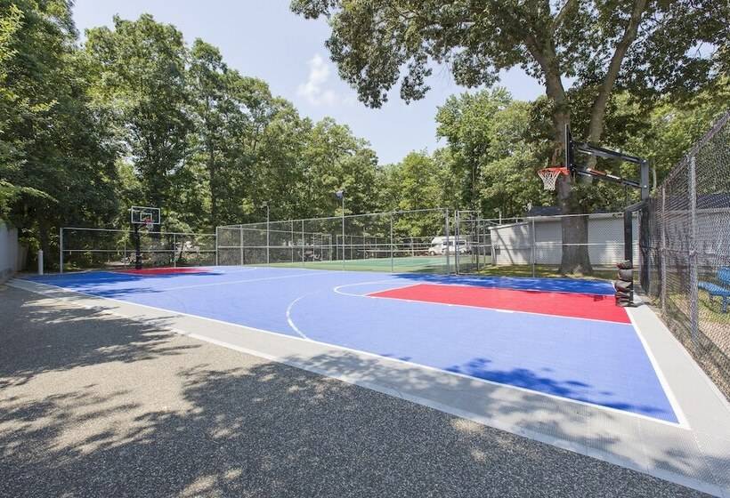 Sun Retreats Seashore