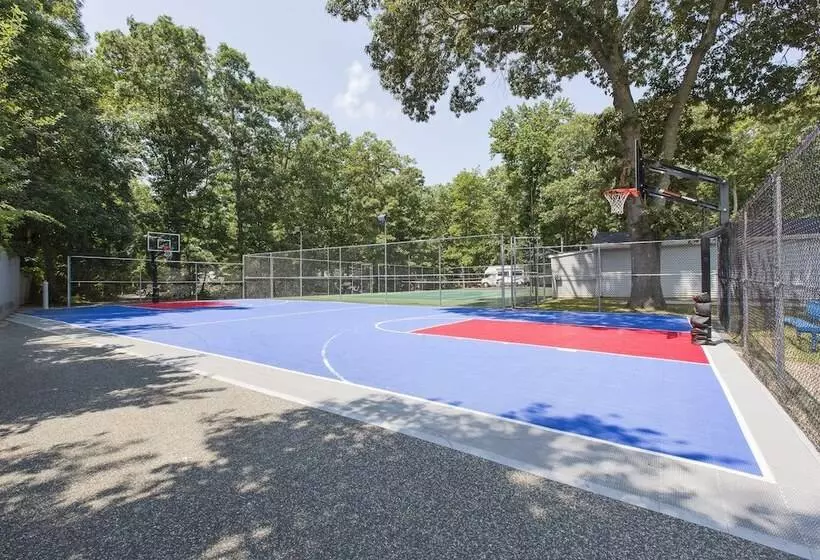 Sun Retreats Seashore