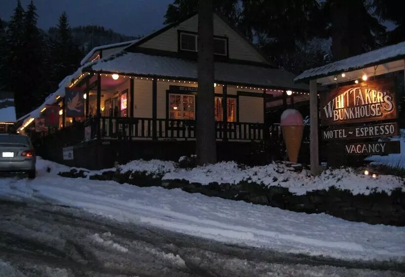 Whittaker S Motel & Historic Bunkhouse
