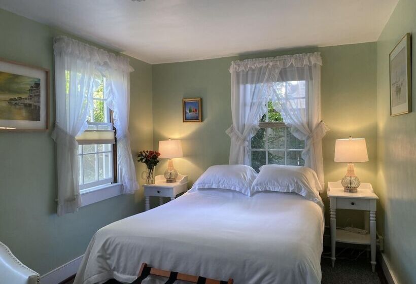 تختخواب و صبحانه The Barnacle Inn