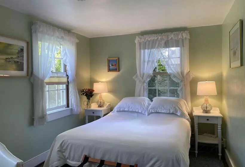 ベッドアンドブレックファースト The Barnacle Inn