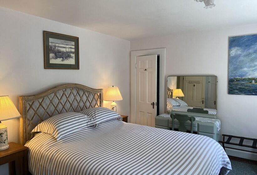 تختخواب و صبحانه The Barnacle Inn