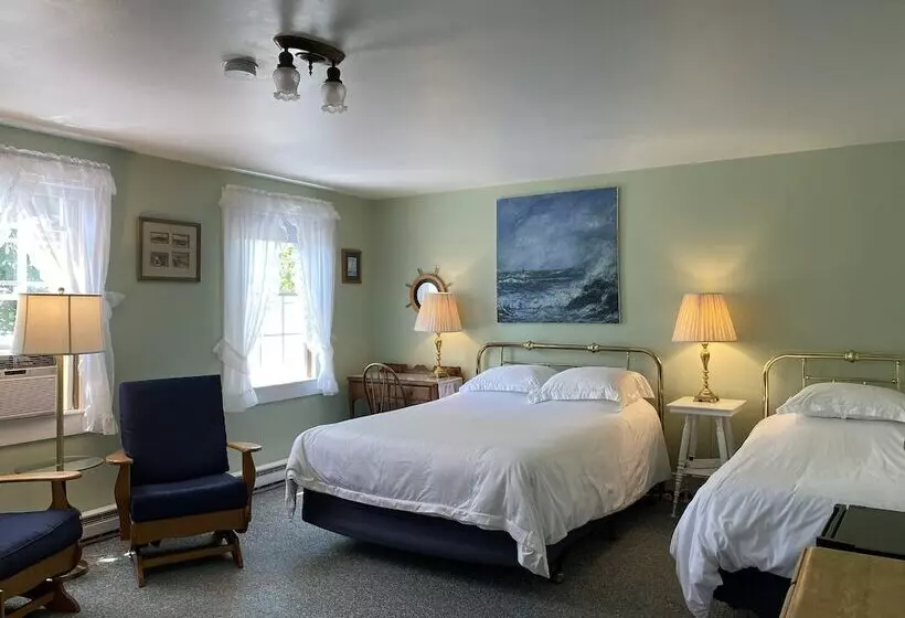 ベッドアンドブレックファースト The Barnacle Inn