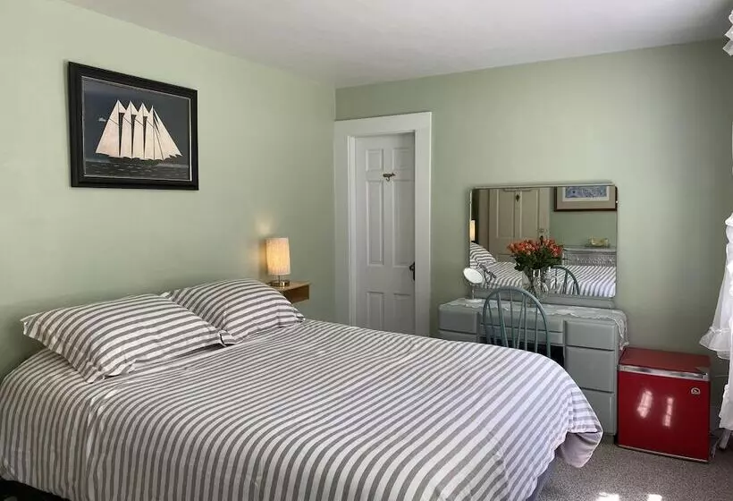 ベッドアンドブレックファースト The Barnacle Inn