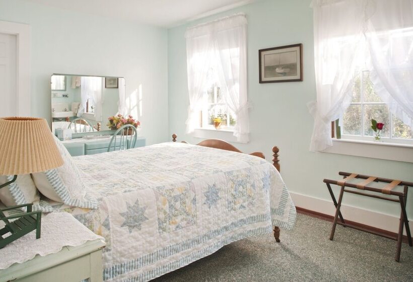 تختخواب و صبحانه The Barnacle Inn