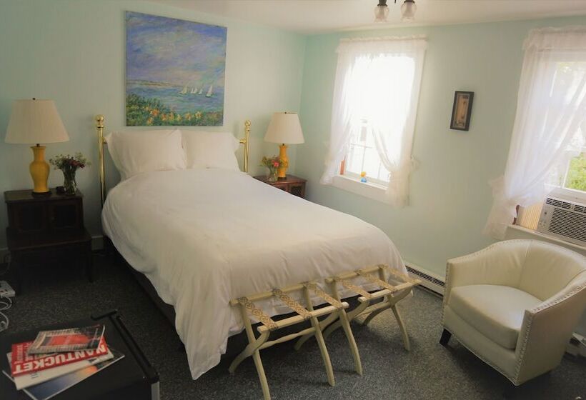 تختخواب و صبحانه The Barnacle Inn