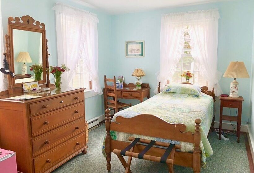 تختخواب و صبحانه The Barnacle Inn