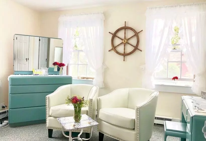 ベッドアンドブレックファースト The Barnacle Inn