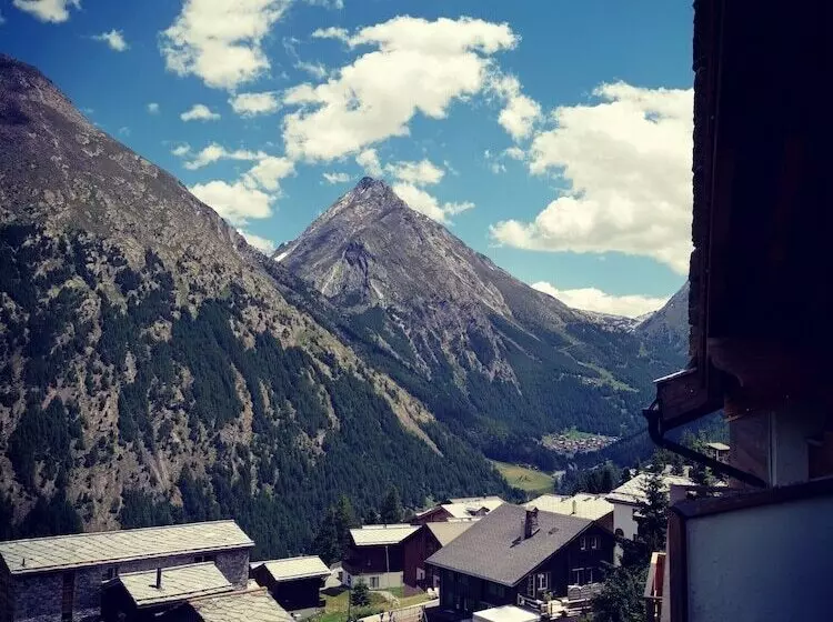 Hotelli Etoile & Alpenperle Residences