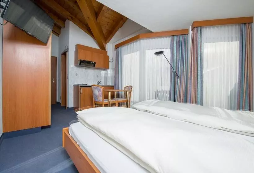 Hotelli Etoile & Alpenperle Residences