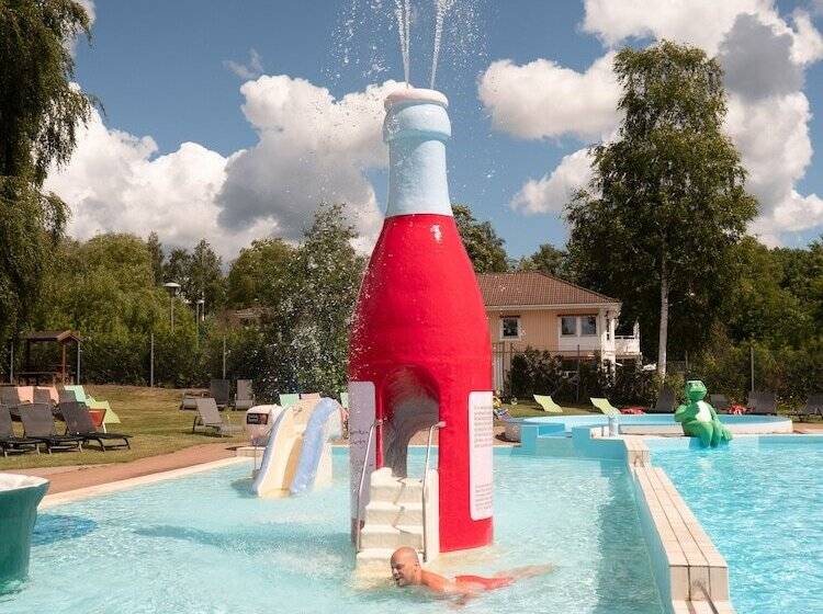 ホテル Björkbackens Stugby Campground