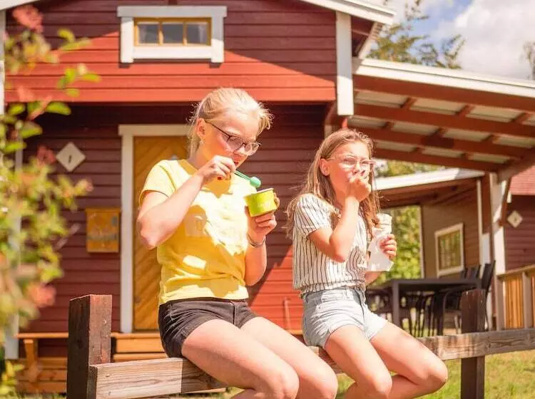 Hotelli Björkbackens Stugby   Campground