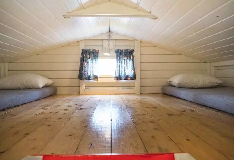 Hotelli Björkbackens Stugby   Campground