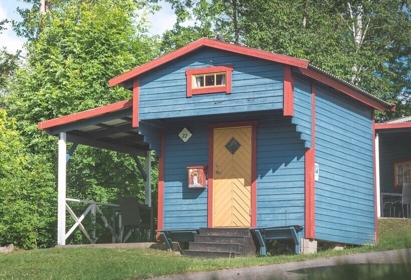 ホテル Björkbackens Stugby Campground