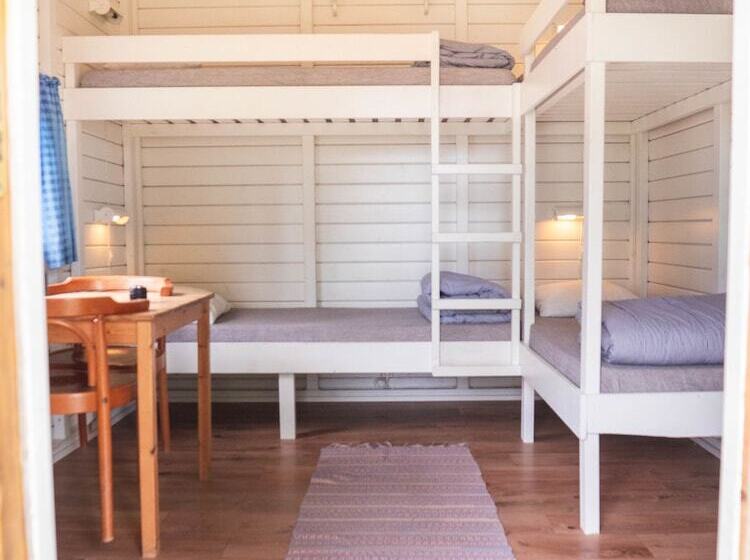 ホテル Björkbackens Stugby Campground