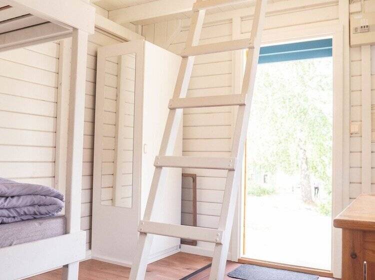 ホテル Björkbackens Stugby Campground