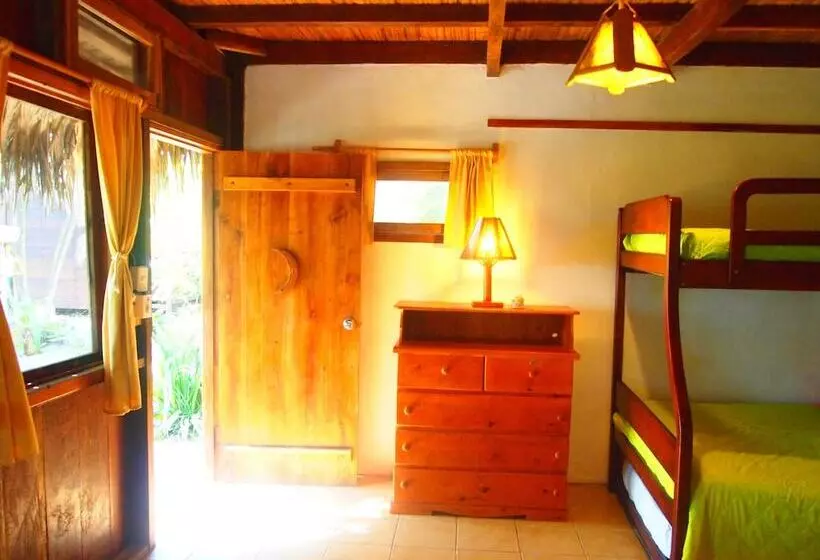 هتل Cuna Luna Hosteria