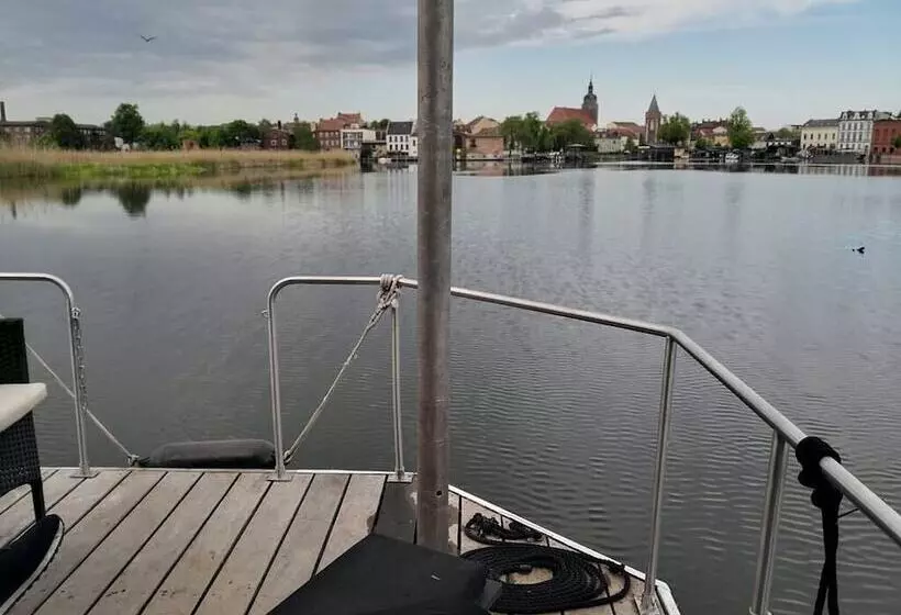 هتل Havel Cruiser   Hausboot Flöße Mit Stil
