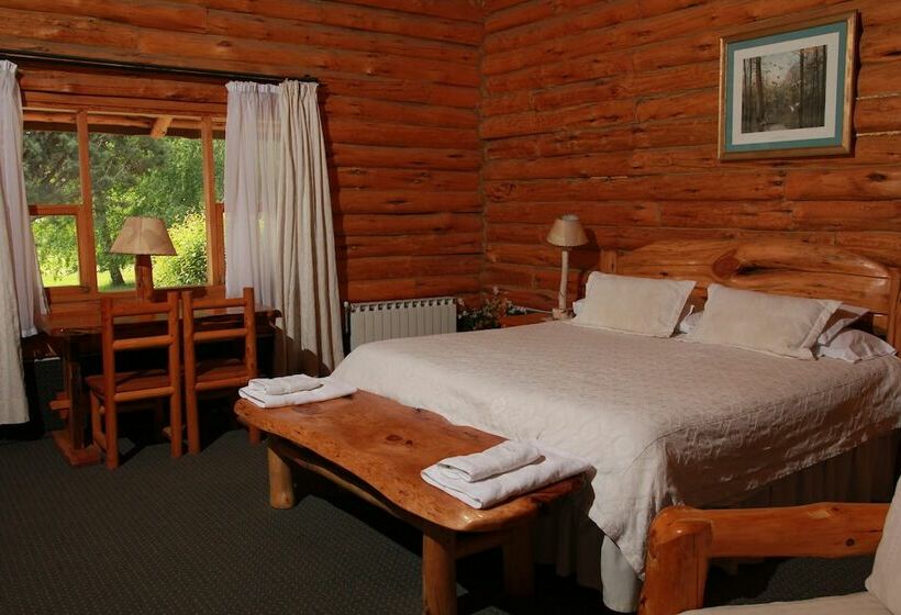 Hotel Rio Dorado Lodge