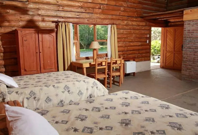 Hotelli Rio Dorado Lodge