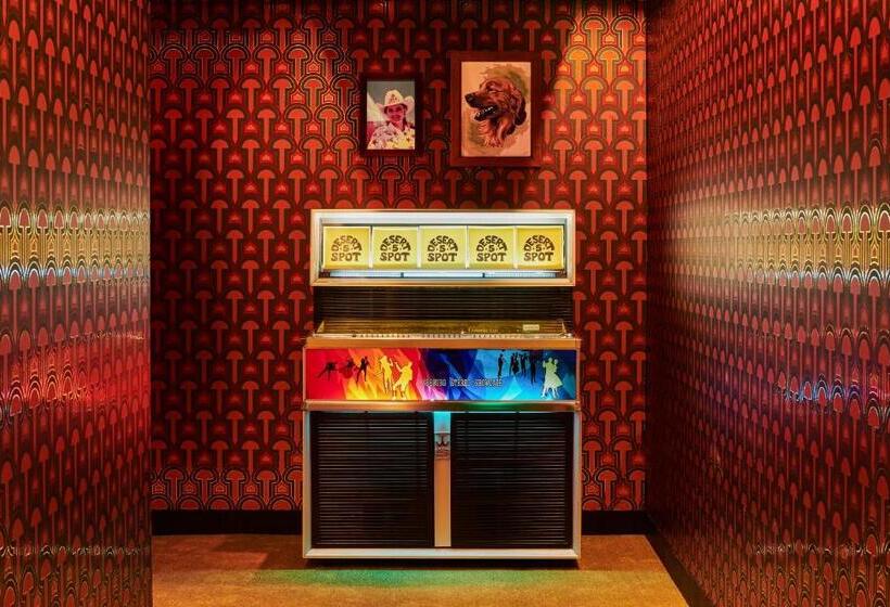 Отель Hollywood Volume, A Tribute Portfolio