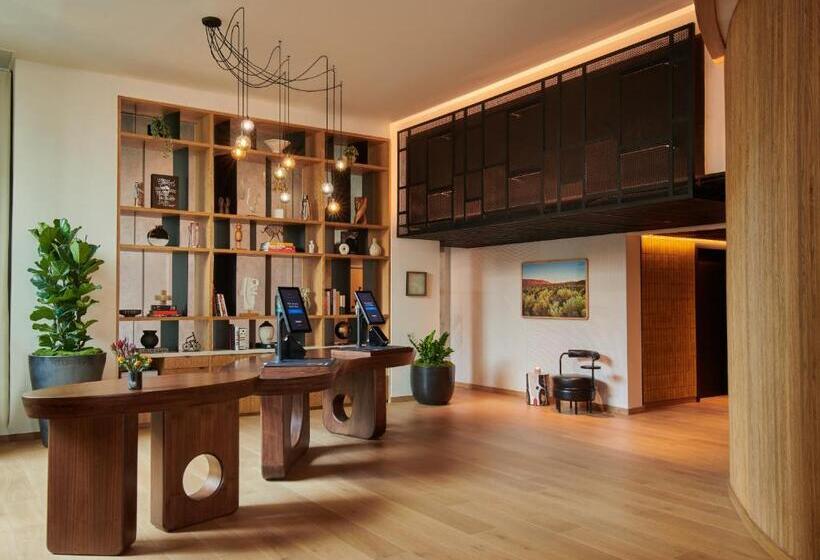 Отель Hollywood Volume, A Tribute Portfolio