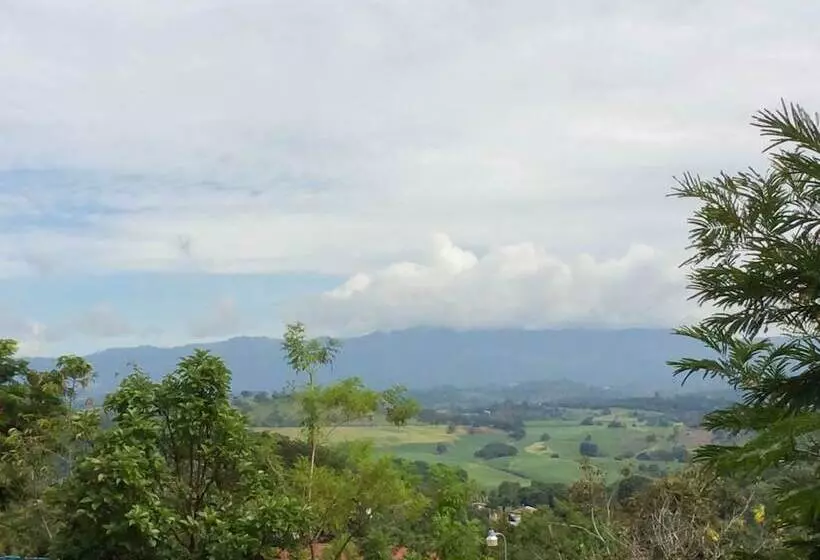 Hotelli Valley View Lodge   Finca Huetares