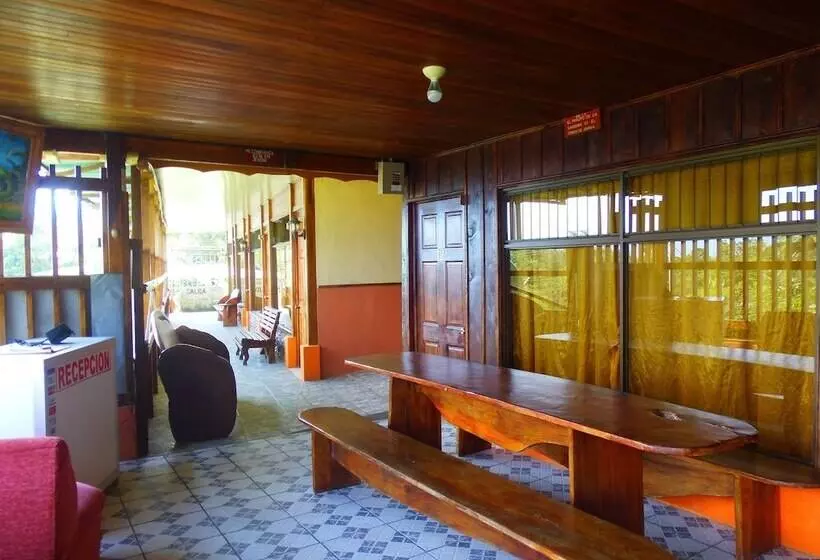 La Carreta   Hostel