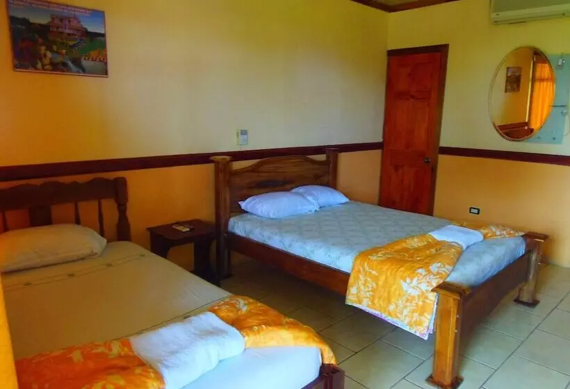 La Carreta   Hostel