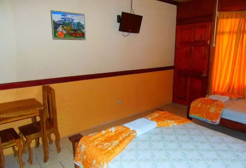 La Carreta   Hostel
