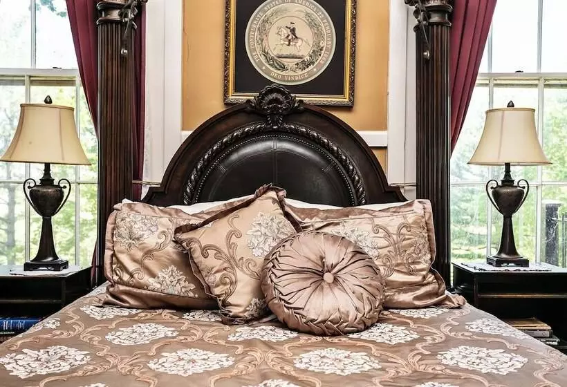 Maple Hill Manor Bed & Breakfast