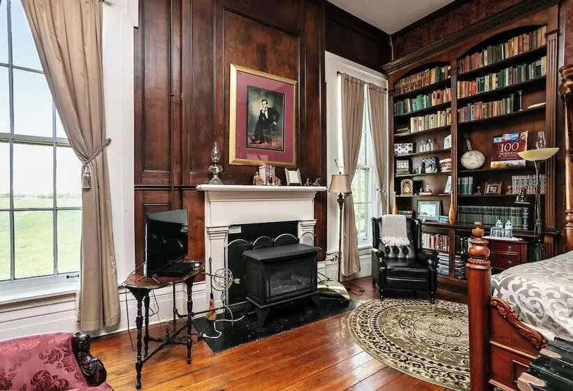 Maple Hill Manor Bed & Breakfast